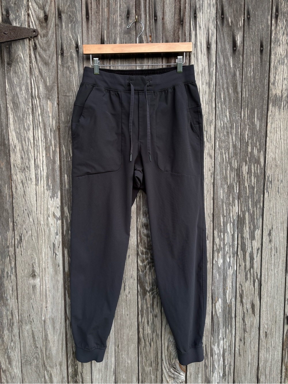 Lululemon Men's ABC Jogger pants  black dark gray size medium